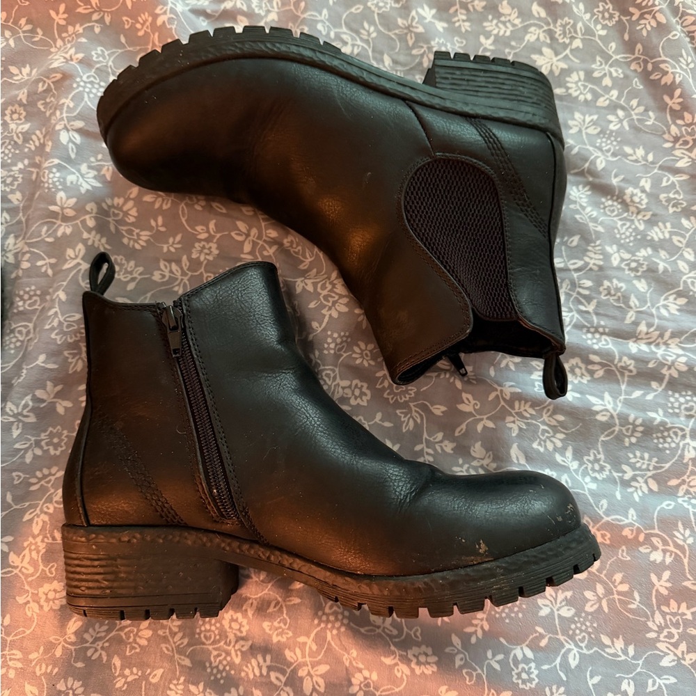 Black Chelsea-Style Ankle Booties with Side Zip